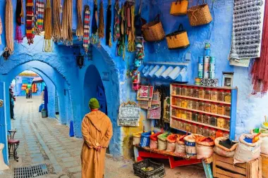 "مفارقة سياحية".. الأجانب يتدفقون على المملكة والأسر المغربية عاجزة عن اكتشاف بلدها